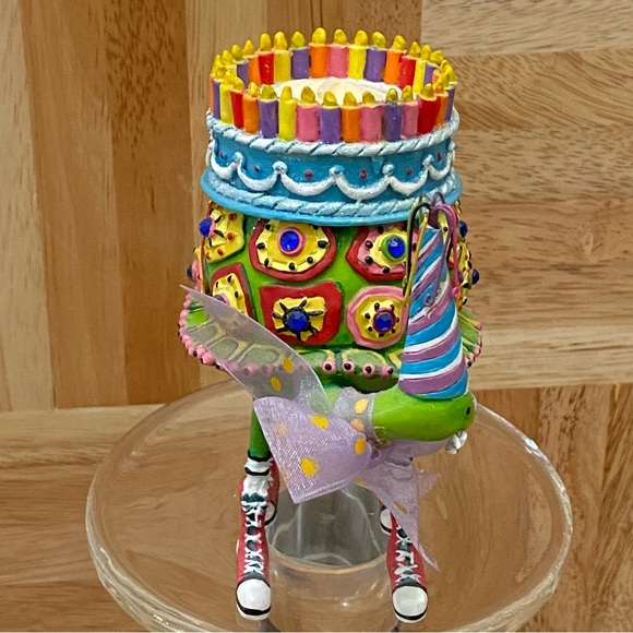 Unique WESTLAND Turtle Red Sneakers Birthday Cake Resin Votive Candle Holder - Picture 7 of 16